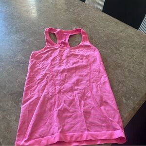 Lululemon women’s 4 Hot Pink Racerback Tank Top